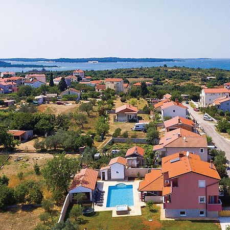 8 Bedroom Awesome Home In Pula Exterior foto